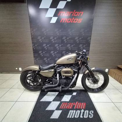 HARLEY-DAVIDSON SPORTSTER XL 883 R 
